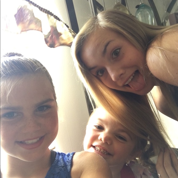 Meet your Posher, Rebecca - Picture 1 of 2